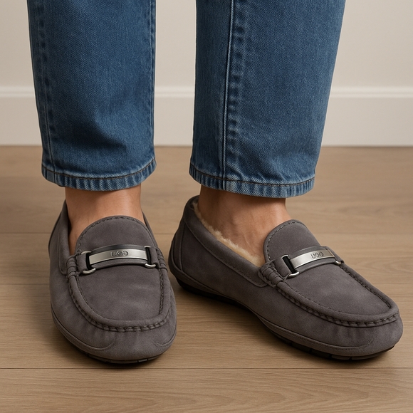 UGG Australia  Chunky Moccasin  Ascot 5937 Size: Women’s US 7 / UK 5.5  EU 38 J - Picture 1 of 15